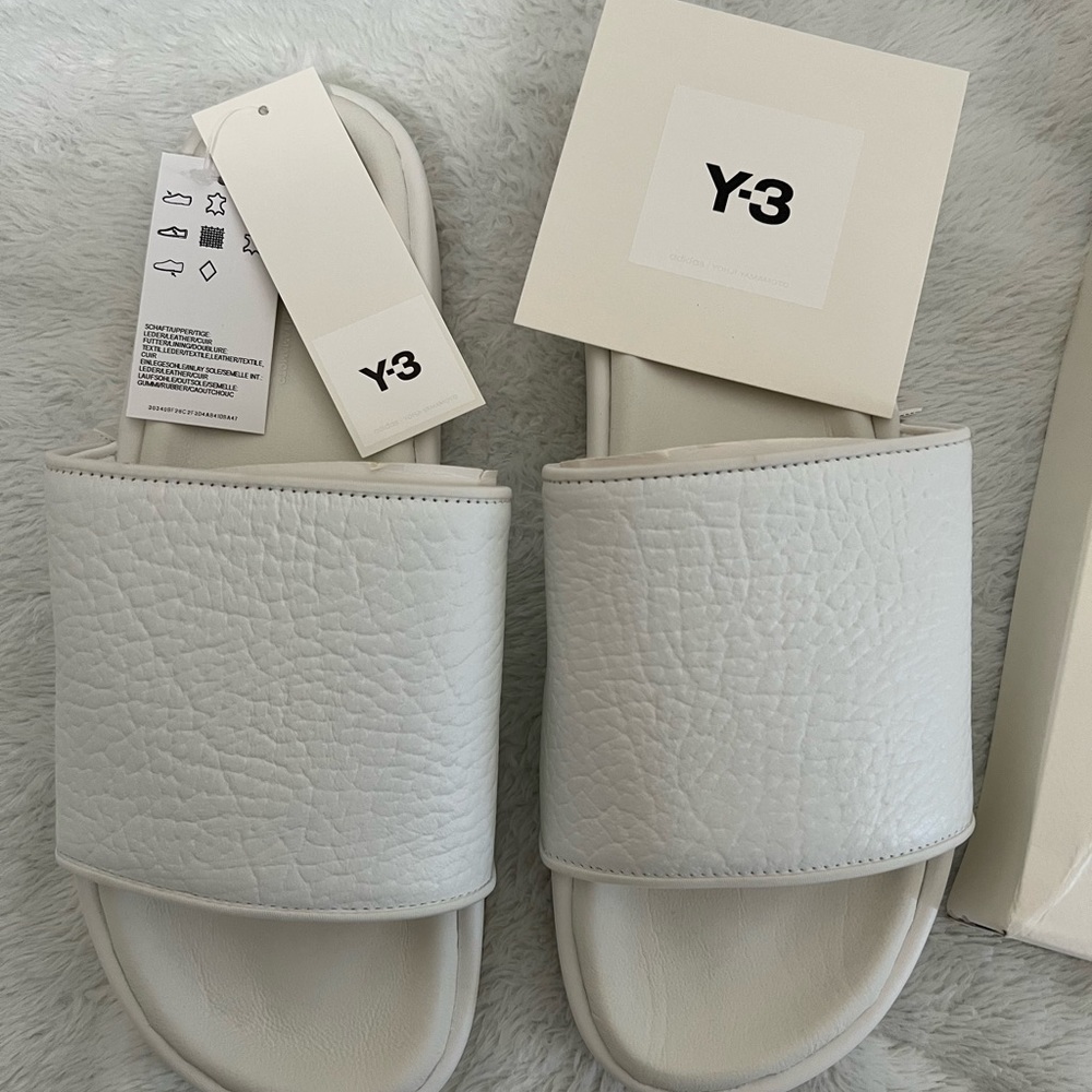 Y-3 slide - Picture 2 of 3